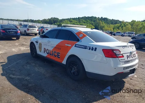 2018 Ford Police Interceptor из США, поврежденный, VIN 1FAHP2MK8JG104868